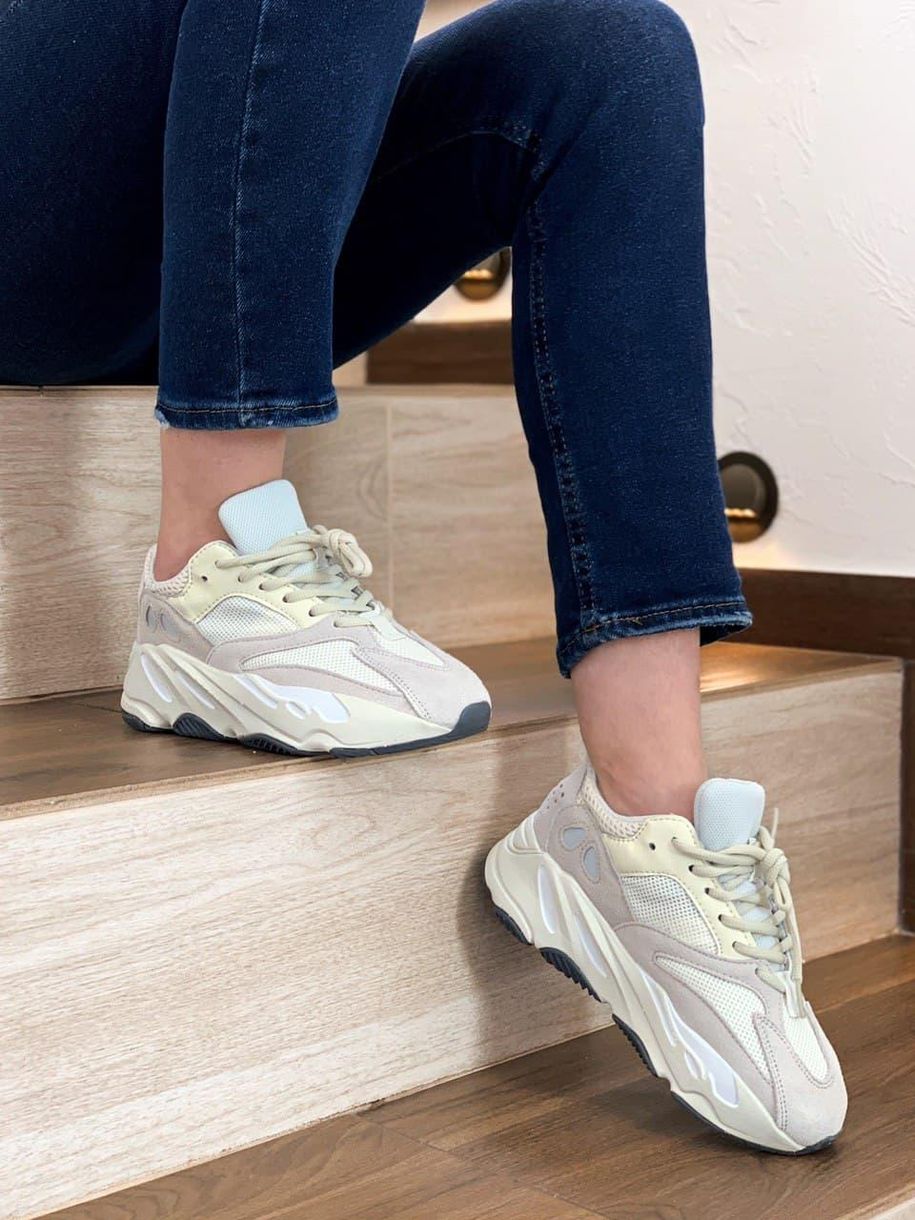 Кроссовки Adidas Yeezy Boost 700 V1 Analog 3152 фото