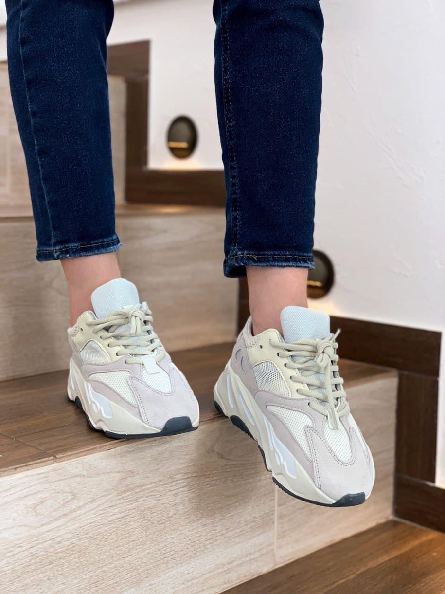 Кроссовки Adidas Yeezy Boost 700 V1 Analog 3152 фото