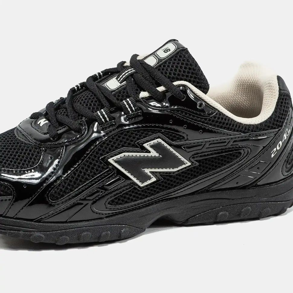 New Balance 204L Black Gloss Silver
