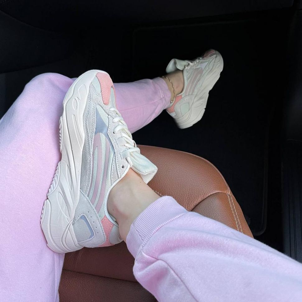 Кроссовки Adidas Yeezy Boost 700 V2 Pink Cream 7825 фото