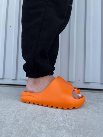 Шльопанці Adidas Yeezy Slide Orange 7012 фото