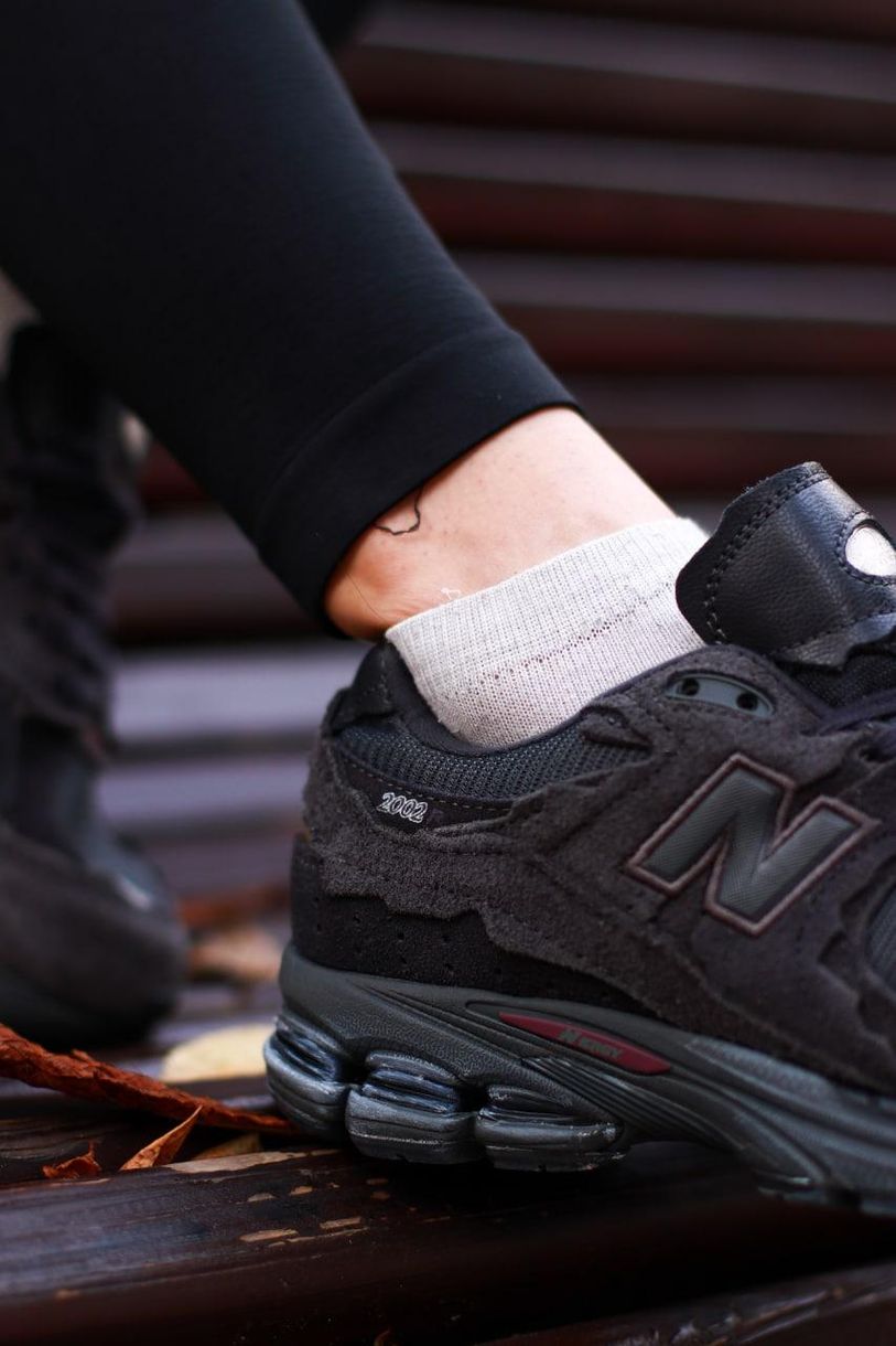 Кроссовки New Balance 2002R Dark 8383 фото