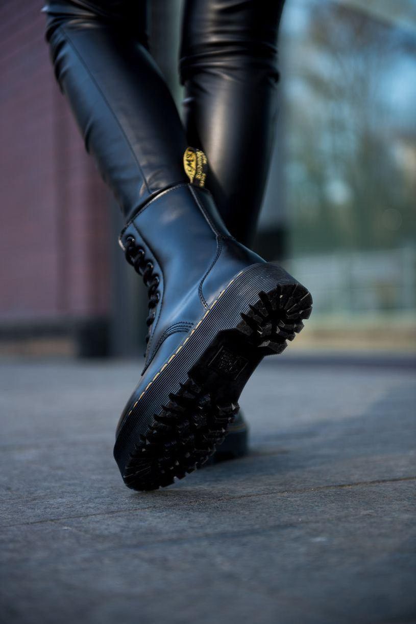 Зимові Черевики Dr. Martens JADON Black No Logo 5 6868 фото