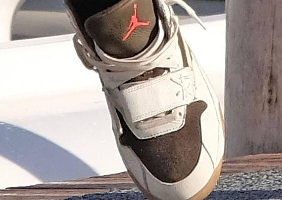 Баскетбольні кросівки Nike Air Jordan 1 High × Travis Scott Cut The Check 10424 фото