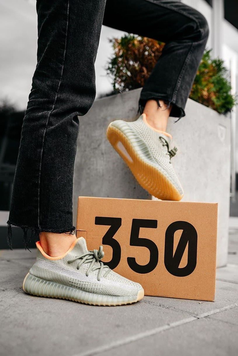 Кросівки Adidas Yeezy Boost 350 V2 Desert Sage 3004 фото